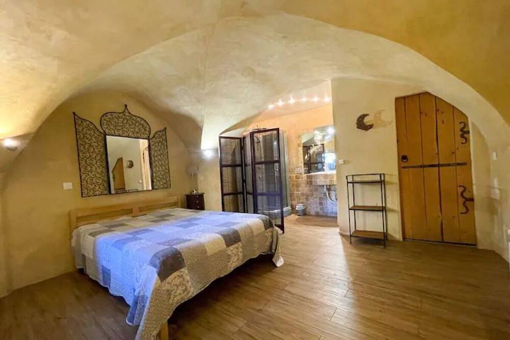 Apartamento entero, Gîte Les Voûtes - A haven of peace in a jewel of Provence in La Garde-Adhémar, Región de Nyons