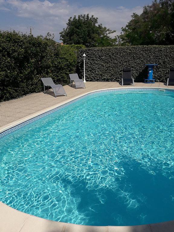 Gîte pour 5 personnes, avec piscine ainsi que terrasse et jardin en Ardèche - 2