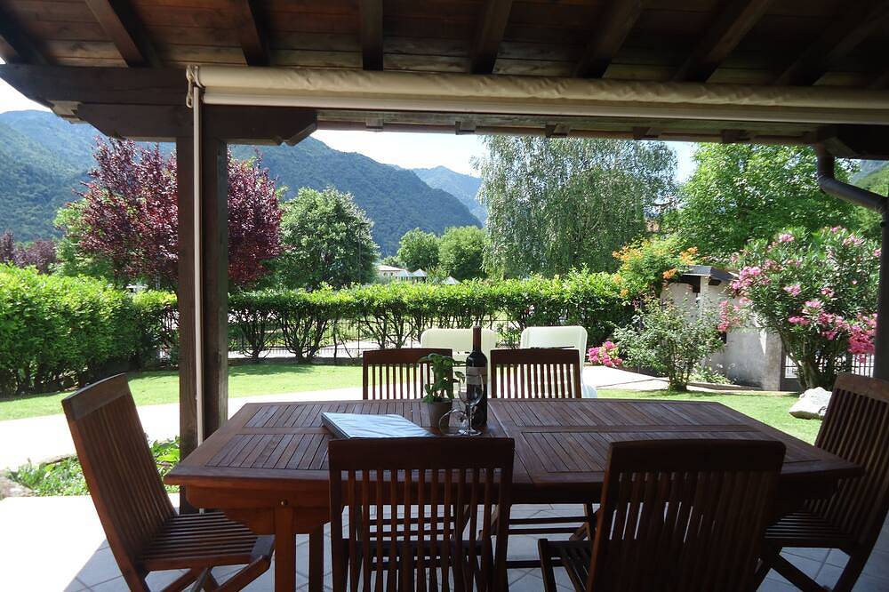 Groot huis, tuin, 5 personen, 200m van het meer / strand in Anfo, Garda Bergen