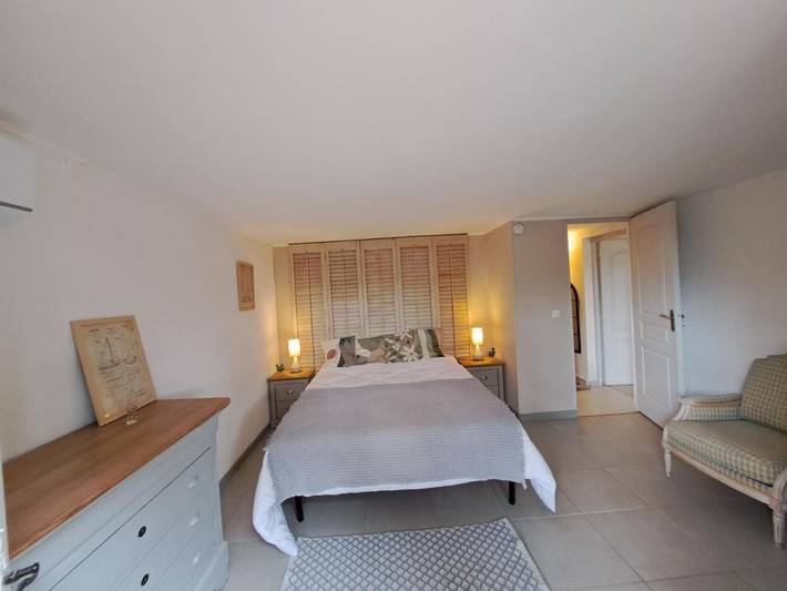 Chambre d’hôte pour 2 personnes, avec vue ainsi que piscine et jardin à Hyeres - 3