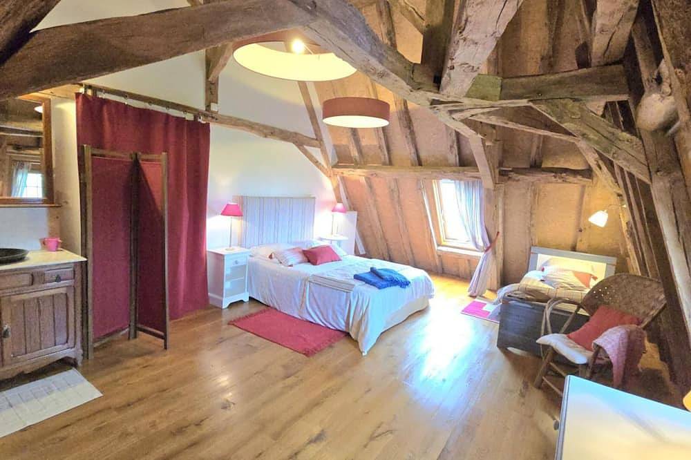 Charmante maison à Hautefort avec piscine privée, animaux admis in Hautefort, Périgord Noir