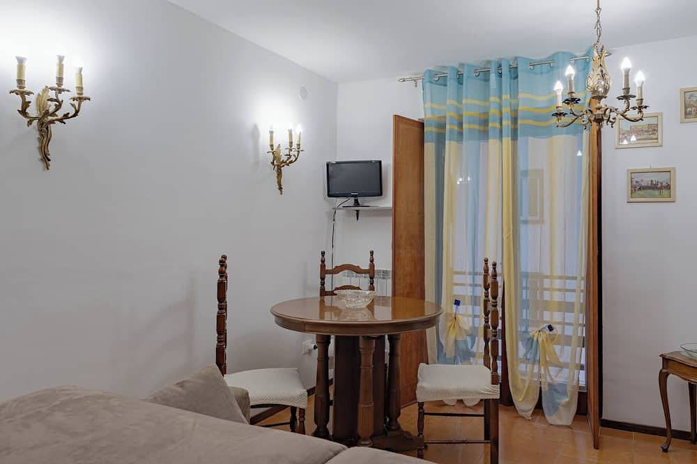Entire apartment, Via Roma 44 - Yourplace Abruzzo in Roccaraso, Alto Sangro