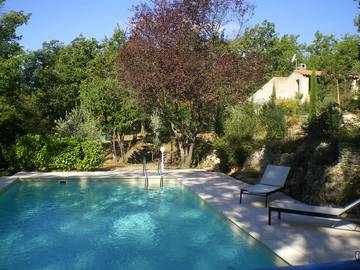 Gîte pour 2 personnes, avec jardin ainsi que piscine et terrasse dans le Vaucluse
