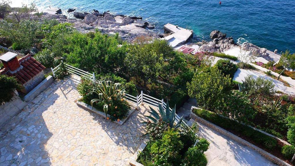 Ganze Wohnung, 2-Zimmer-Ferienwohnung am Strand Razanj, Rogoznica A-22076-c in Razanj, Šibenik-Knin