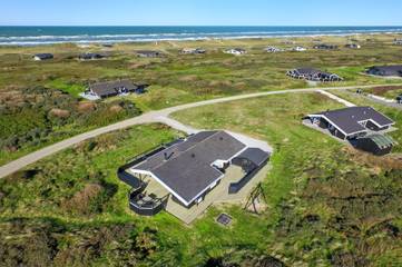 Ferienhaus für 9 Personen, mit Whirlpool und Sauna sowie Terrasse, mit Haustier in Nørlev Strand