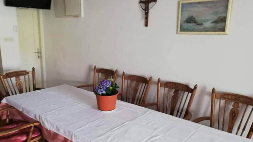 Ferienhaus für 8 Personen, mit Balkon in Banjol