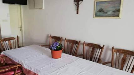 Ferienhaus für 8 Personen, mit Balkon in Banjol