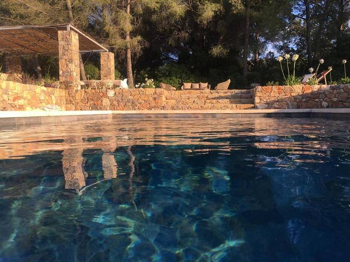 Alojamiento y desayuno para 2 personas, con jardín además de vistas y piscina - 1