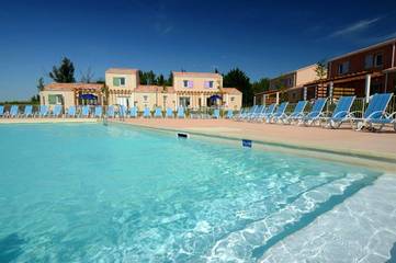 Cottage pour 4 personnes, avec sauna ainsi que piscine et terrasse à Paradou