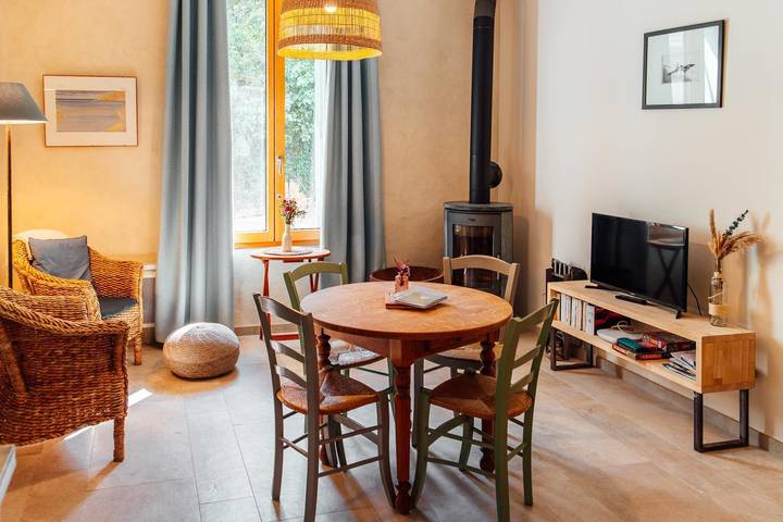 Gîte pour 2 personnes, avec Terrasse et Jardin