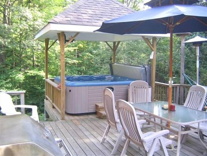 Vacation rental for 20 people, with yard and hot tub in Mount Snow