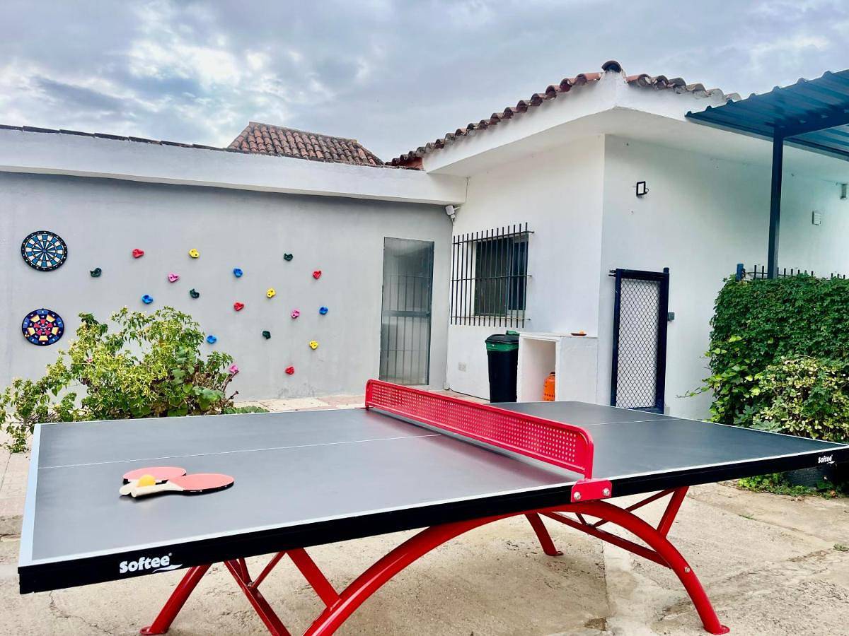 Villa San Patricio I Piscina Privada I Jacuzzi Spa I Bbq I Ps5 I Aire Acon I 3000m2 I 5min-Centro in Jerez de la Frontera, Costa de la Luz