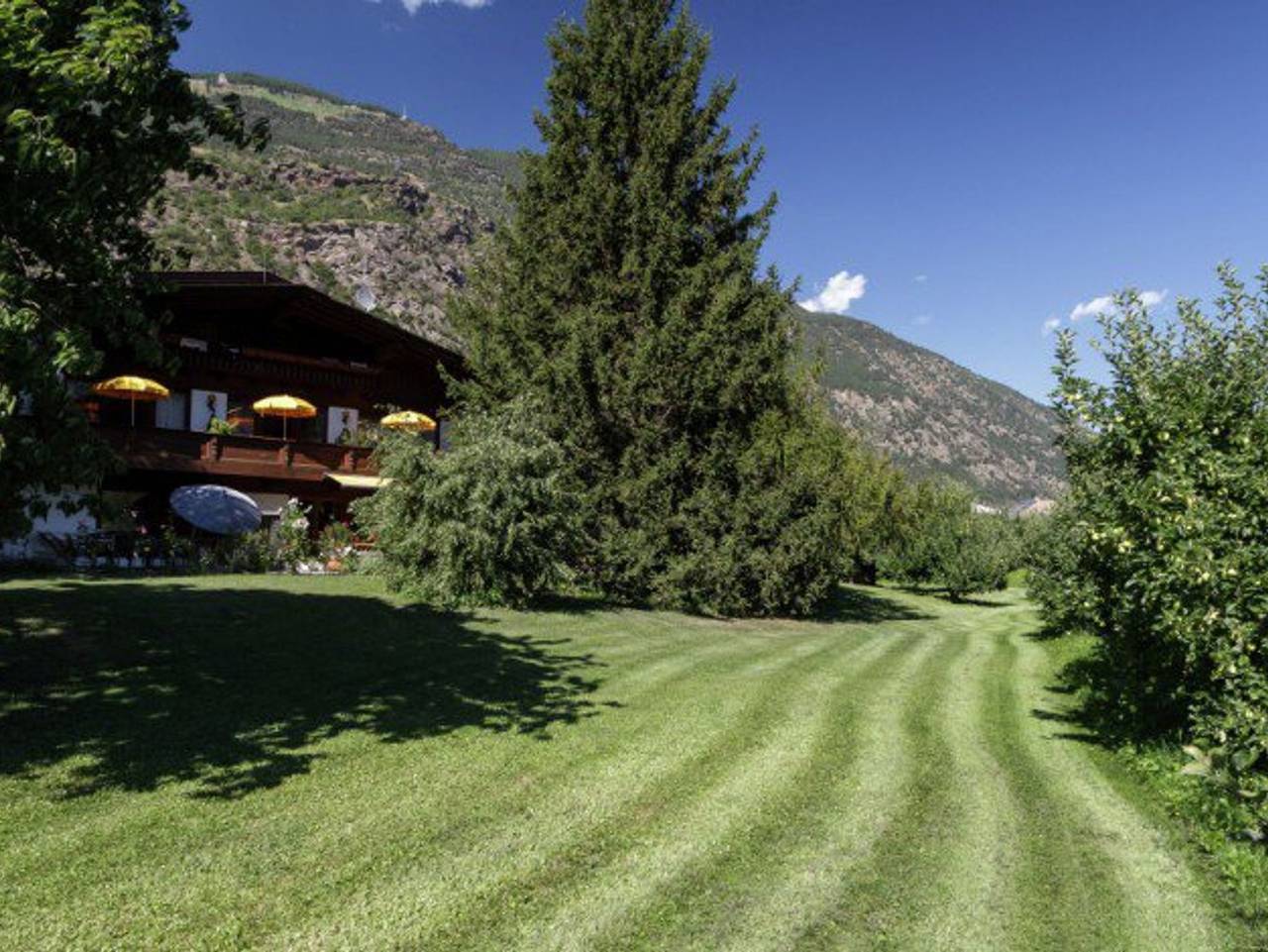 Ganze Ferienwohnung, Garni Rinner - Doppelzimmer mit Balkon Mansarde in Latsch, Nationalpark Stilfser Joch