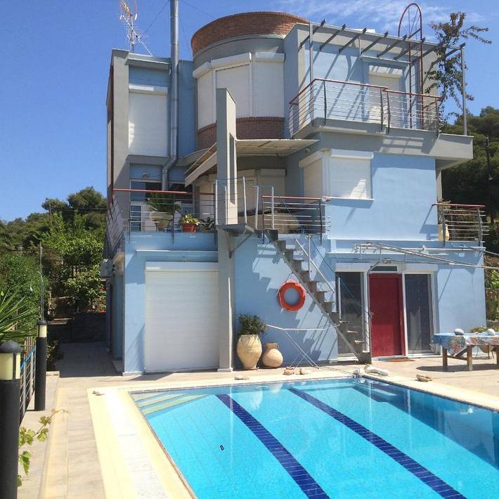 Location de vacances pour 10 personnes, avec vue ainsi que jardin et piscine dans Poros - 4