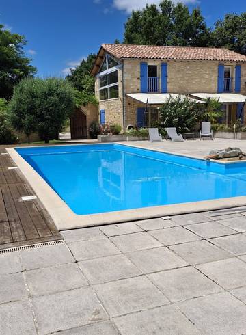 Gîte pour 2 personnes, avec jardin ainsi que piscine et terrasse, animaux acceptés dans le Lot-et-Garonne