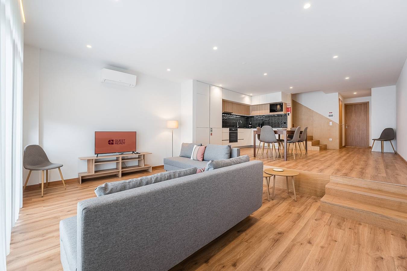 Ganze Wohnung, Ferienwohnung für 8 Personen mit Balkon in Cedofeita, Porto