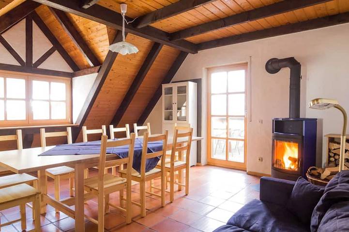 Ferienwohnung für 9 Personen, mit Balkon und Pool sowie Sauna und Garten, mit Haustier in Hiltpoltstein