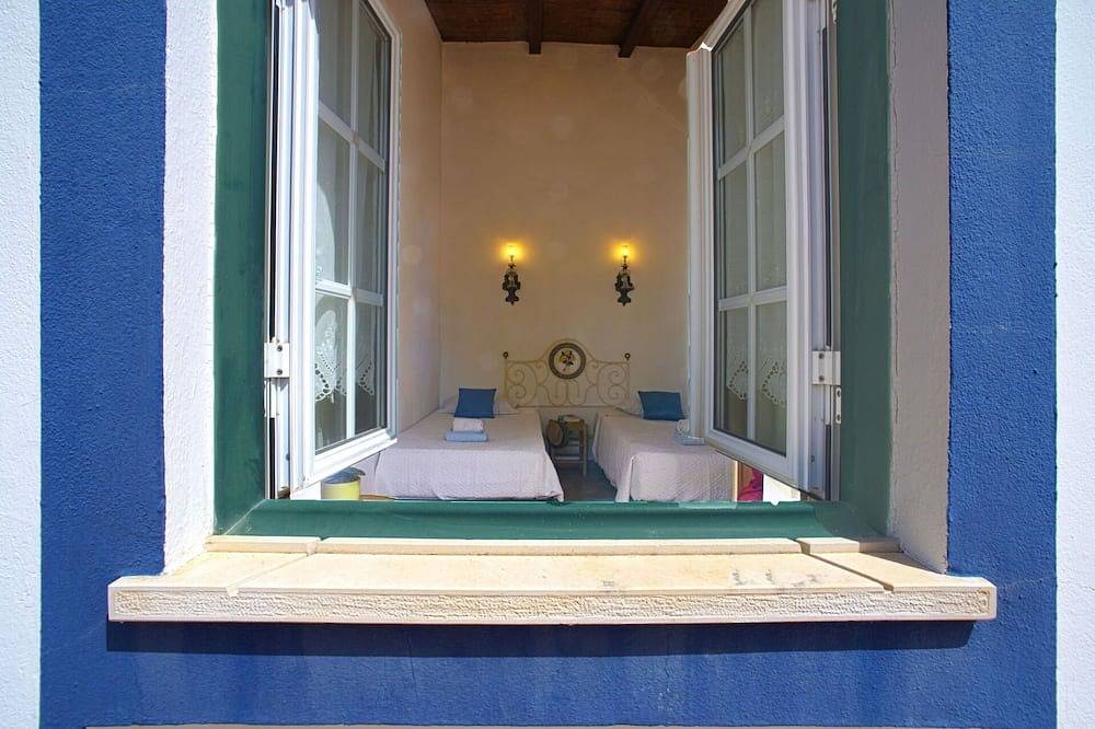 Schitterend vrijstaand vakantiehuis voor 8 personen met privé zwembad, Wifi, Tv, terras en parking in Paderne, Faro District