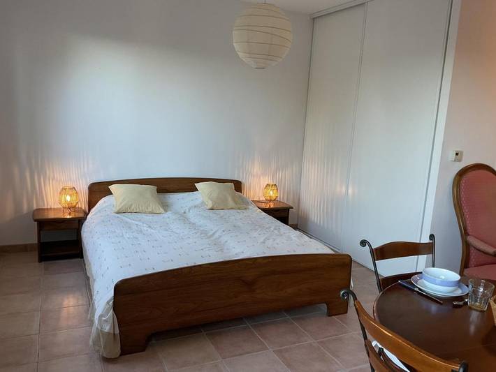 Location de vacances pour 3 personnes, avec vue et jardin à La Boissière - 3