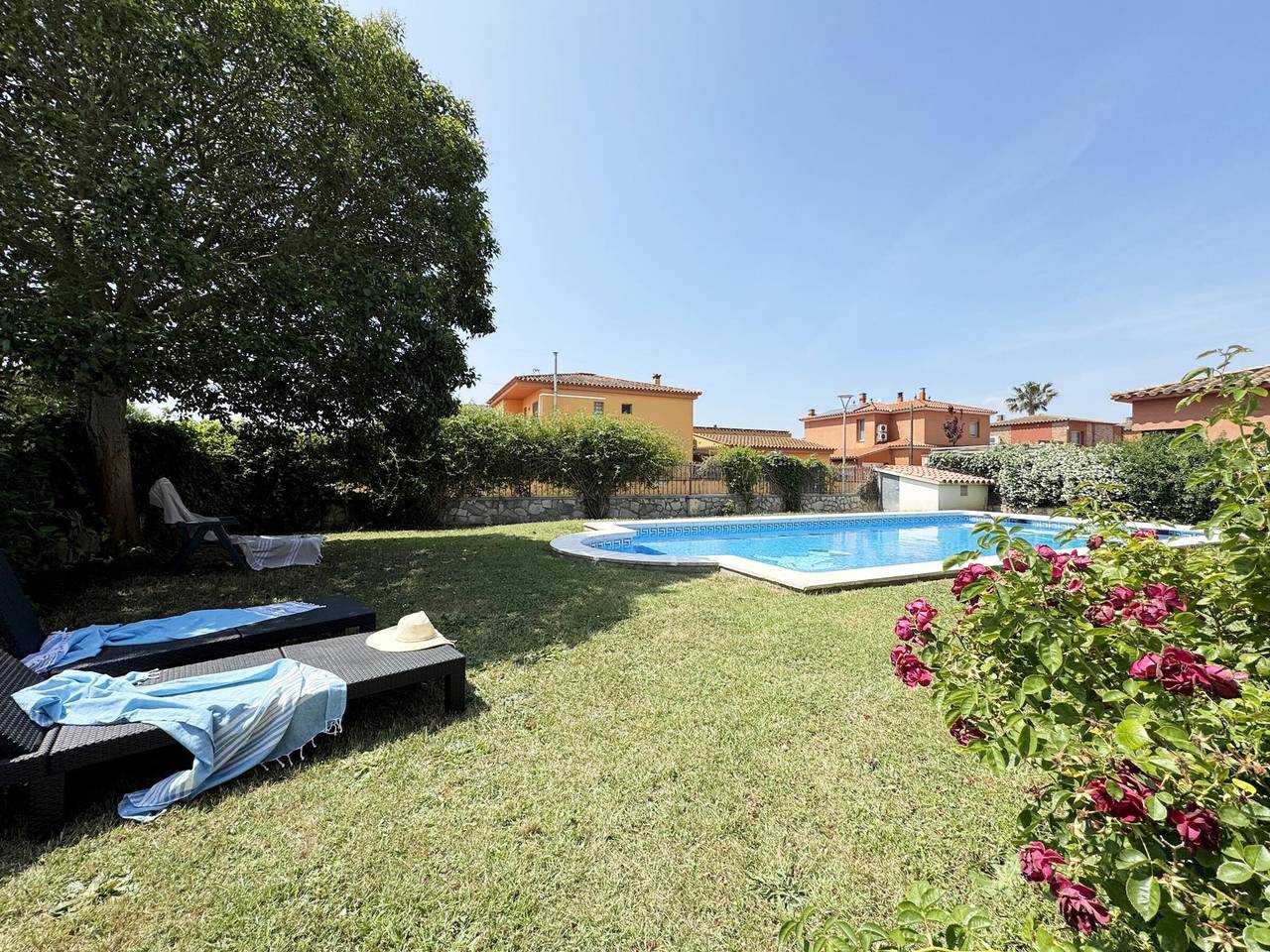 Geräumiges Familienhaus in Sant Pere Pescador, nahe dem Strand in Sant Pere Pescador, Oberampurien