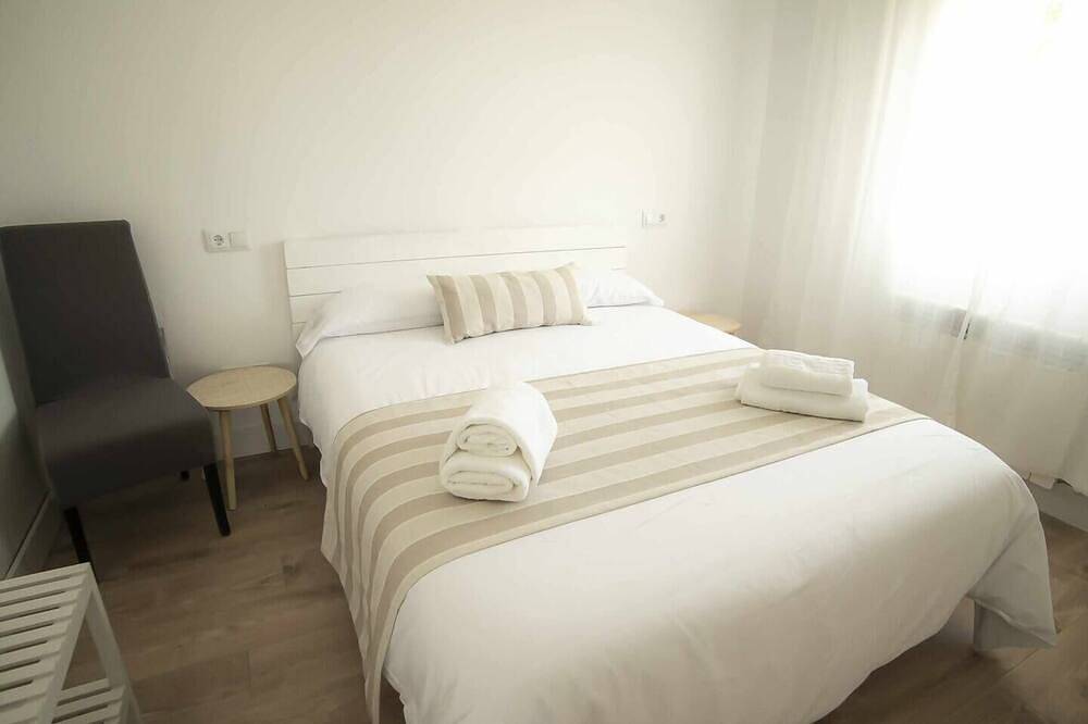 Entire apartment, Air. Apartment prices. Villa de Gredos. in Navarredonda de Gredos, Ávila Region