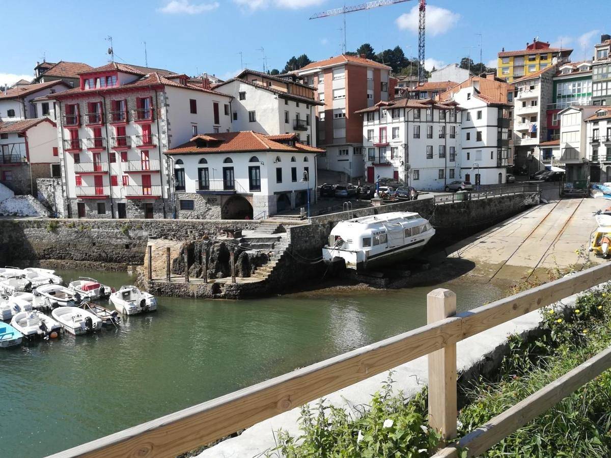 Apartamento entero, Apartamento tranquilo y luminoso in Basamortu kala (Mundaka), Mundaka