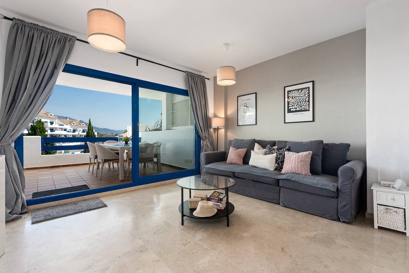Entire apartment, Apartment 'Kym' with Mountain View, Wi-Fi and Air Conditioning in Puerto de la Duquesa, Manilva
