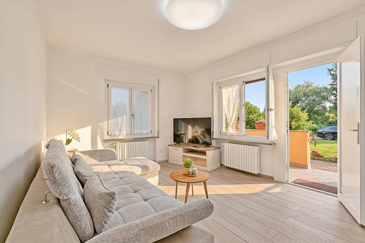 Appartamento intero, Diamond Lake Apartment 13918 in Angera, Comune di Angera