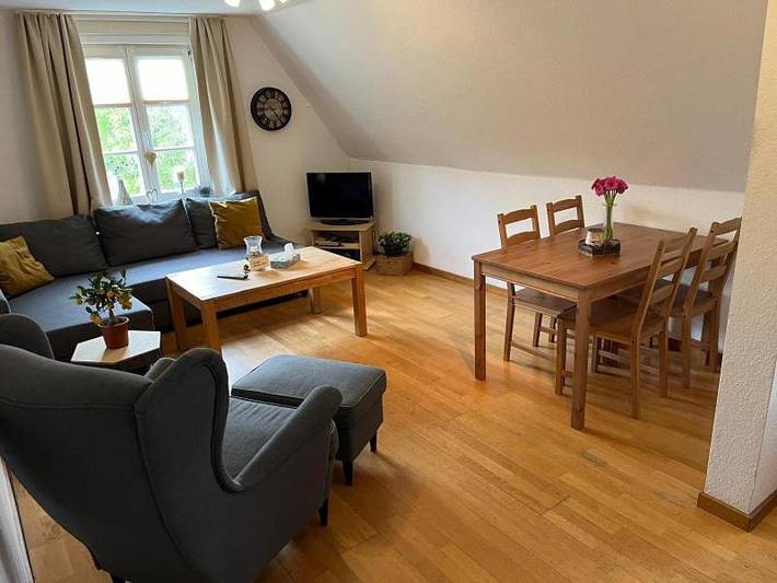 Ferienwohnung für 2 Personen, mit Terrasse und Garten sowie Ausblick und Seeblick in Meschede - 3
