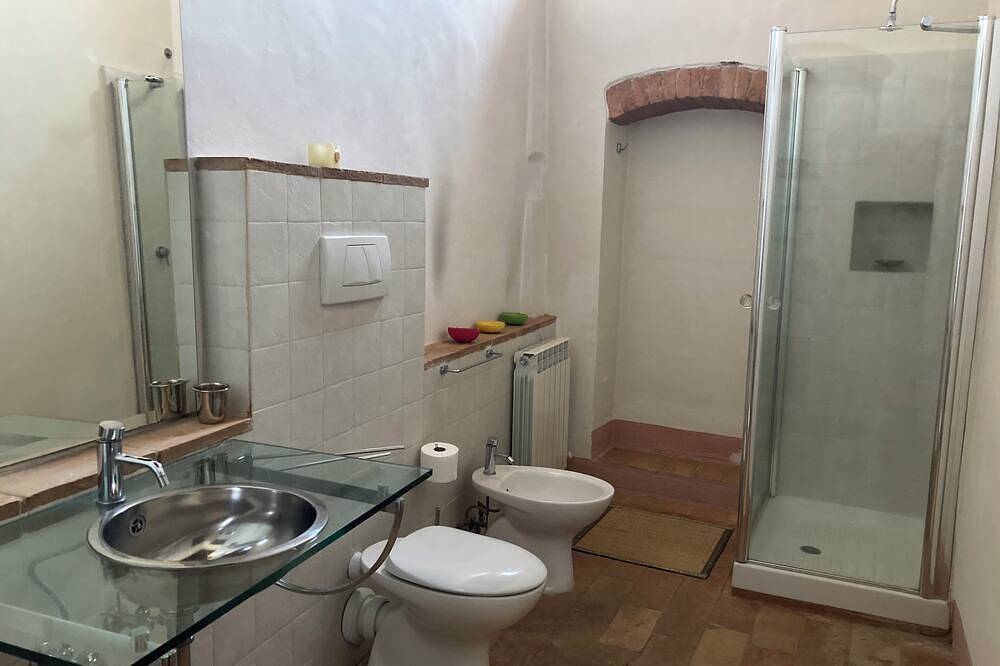 Ganze Wohnung, Old mansion in the village in San Quirico d'Orcia, Orciatal