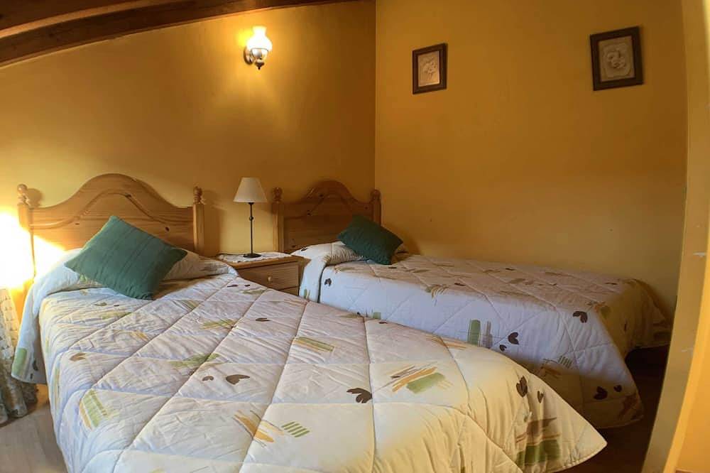 Hermosa casita para 4 personas con Chimenea en Braojos in Braojos de la Sierra, Provincia de Madrid