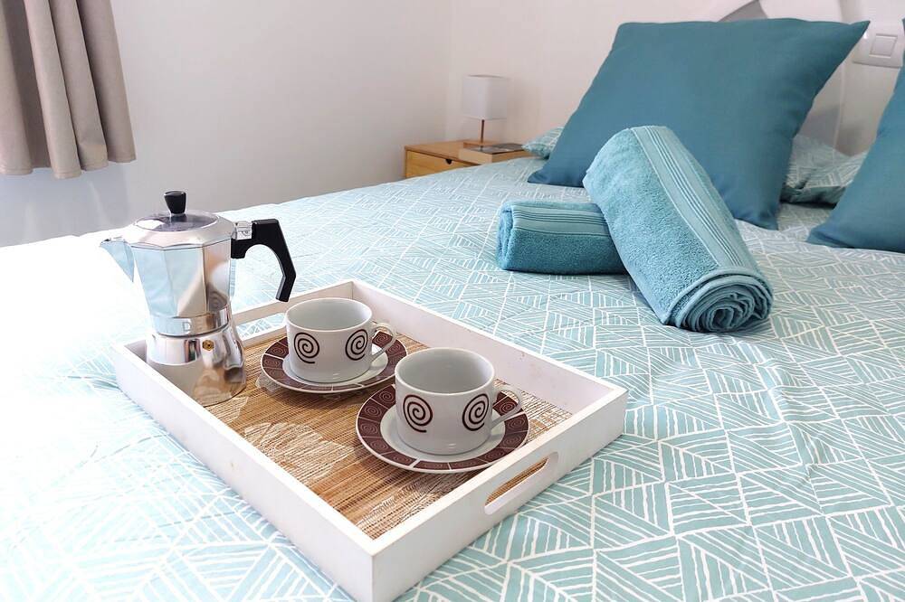 Detached villa with terrace and barbecue, very close to the beach in Abades, Arico