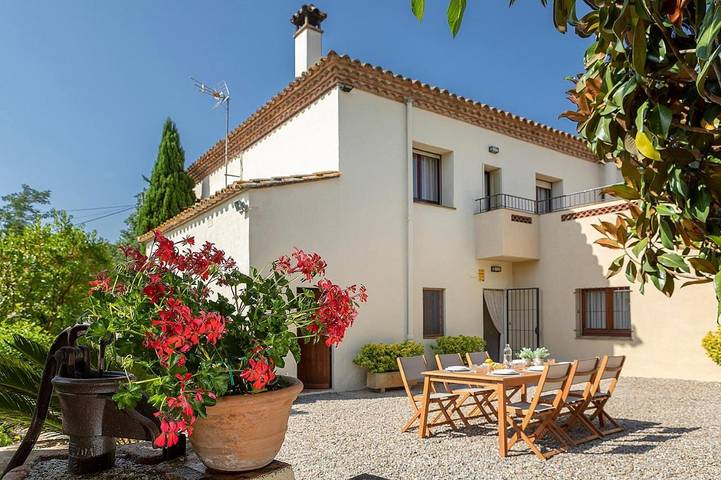 Casa rural para 12 personas, con Balcón y Terraza además de Jardín y Piscina en Cruilles - 3