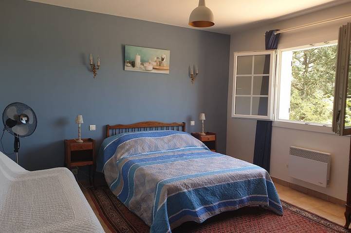 Gîte pour 6 personnes, avec jardin ainsi que piscine et terrasse à Collobrières - 2