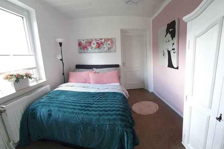 Ganze Wohnung, Wohnung mit Liebe zum Detail geschmackvoll renoviert und eingerichtet in Solingen, Bergisches Land