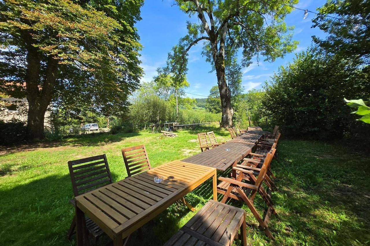 Villa de luxe, nichée dans les montagnes in Lavoine, Région de Vichy