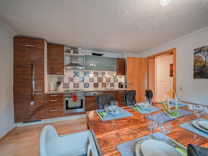 Ferienwohnung für 12 Personen, mit Balkon und Garten