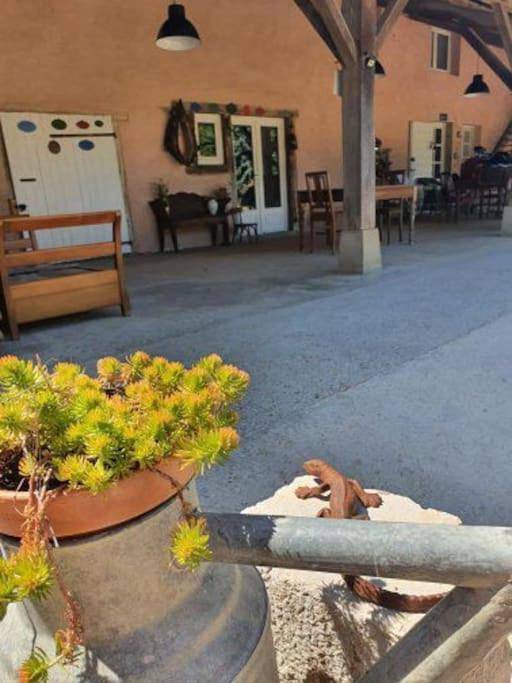 Gîte pour 2 personnes, avec piscine et jardin à Marboz - 2