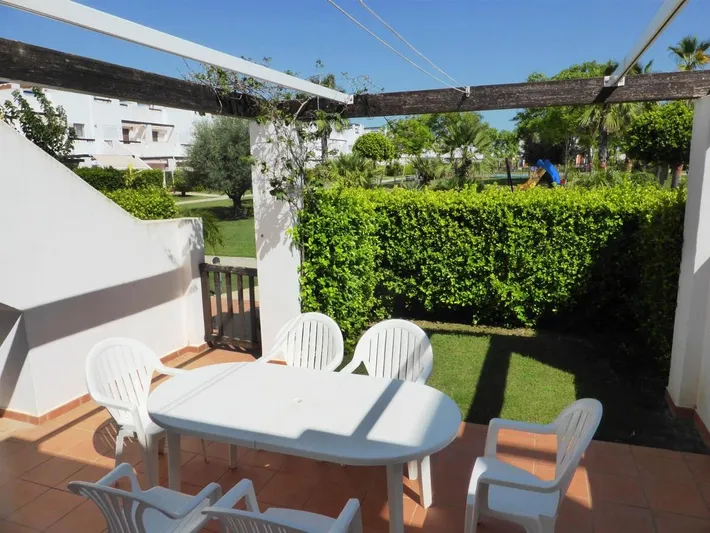 Apartamento de vacaciones para 6 personas, con vistas y piscina además de terraza y jardín, Se admiten mascotas - 1