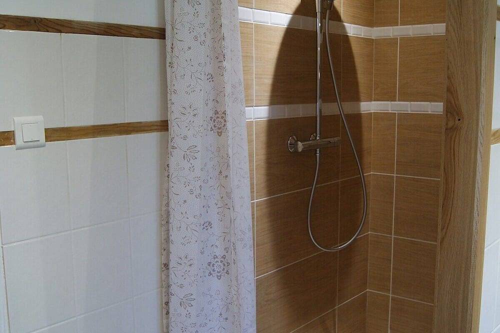 Gîte de Magneux - Spa/Jacuzzi in Amions, Région de Roanne