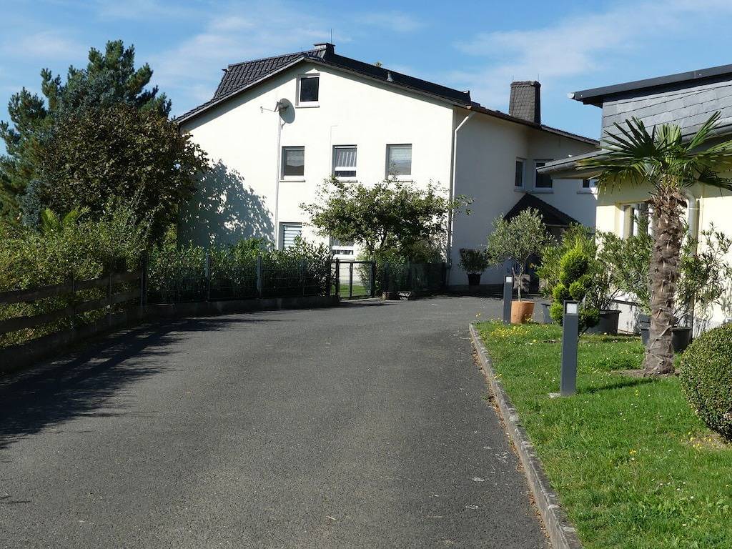 Ferienwohnung mit 2 Schlafzimmer in Hohenahr, Naturpark Lahn-Dill-Bergland