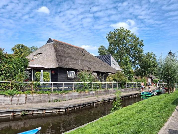 B&b voor 4 personen, with Balkon and Terras as well as Tuin and Uitzicht in Meppel