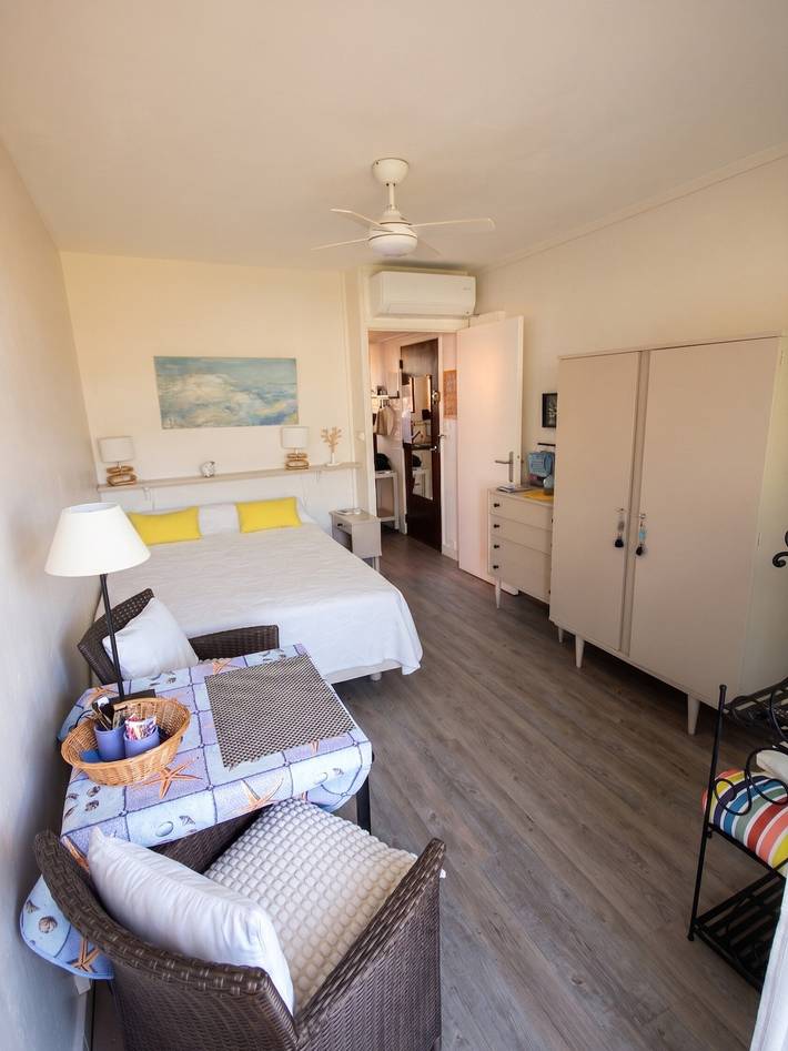 Hel lejlighed, Cosy Studio “Les Goélettes” with Sea View in Hyeres, Nationalpark Port-Cros