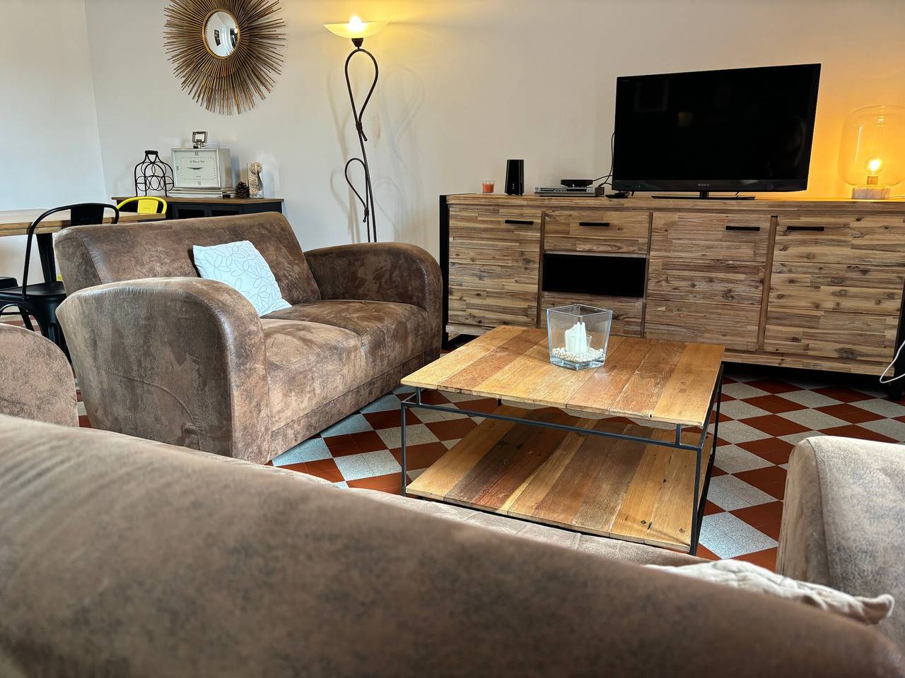 Maison de charme rénovée avec piscine, spa et proximité des plages vendéennes in La Garnache, Vallée de la Loire