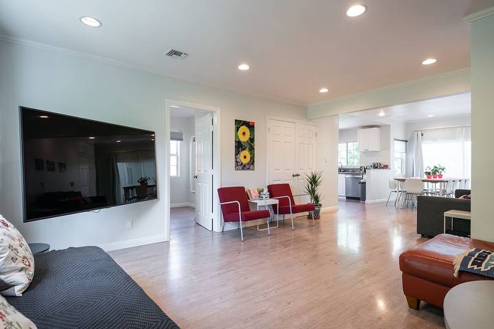 Vacation rental for 18 people, with yard and terrace in San Fernando Valley