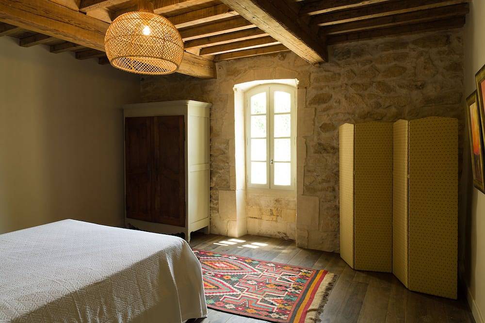 House Provencal Stone Charm 5 Min St Remy de Provence for 8 to 10 people. in Maillane, Arles region