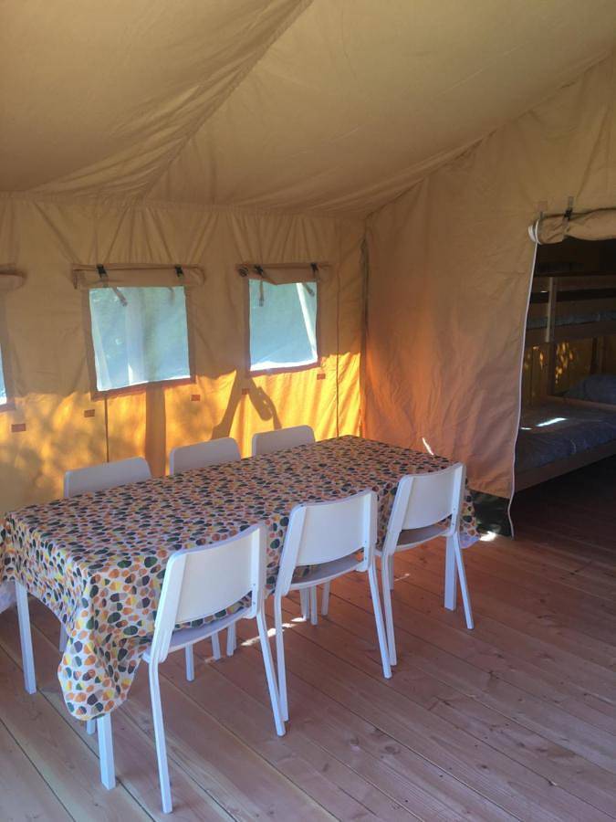 Tent in Saint-Priest-en-Murat, Région de Montluçon