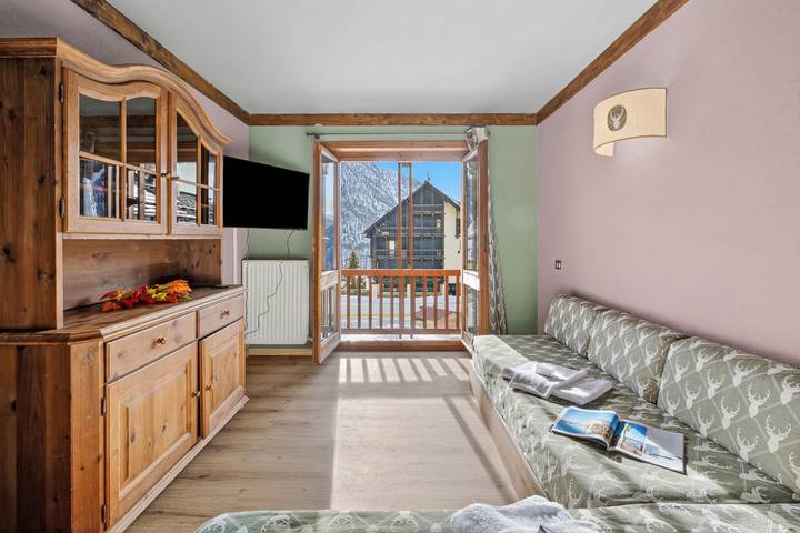 Baita per 4 persone, con balcone, adatto a famiglie con bambini a Sestriere e dintorni