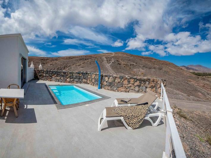 Gîte pour 2 personnes, avec piscine ainsi que jardin et vue à La Lajita - 4