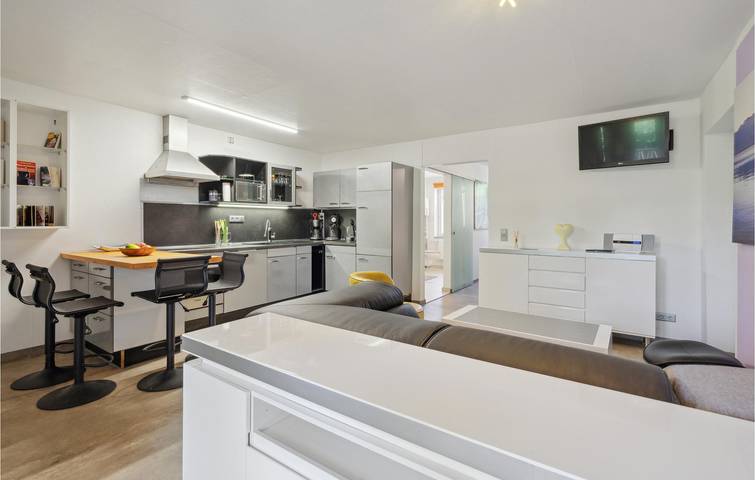 Ganze Ferienwohnung, Gemütliche Wohnung mit Terrasse, Internet und Parkplatz bei Zadelsdorf in Bungalowdorf Zadelsdorf, Zeulenroda-Triebes